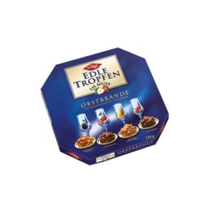 Edle Tropfen in Nuss fruit brandies
